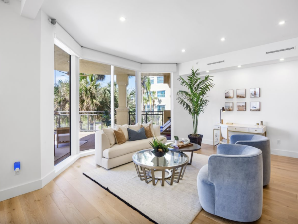 Ultra Posh South end Condo with Private Pool and Spa